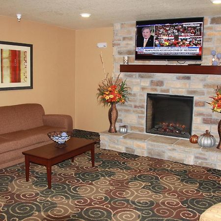 Castle Rock Inn & Suites - Quinter מראה חיצוני תמונה